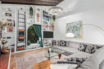 Image de Tempe Poolside Hideaway- Arcade room, Ac, Pool