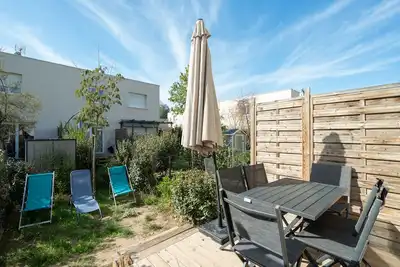 Image de lumineuse maison 6 pers avec jardin