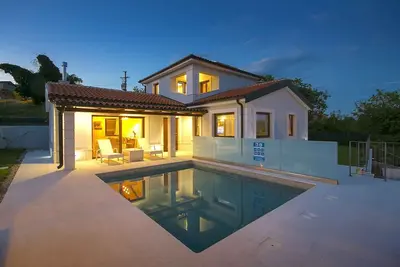 Image de Villa avec climatisation et piscine
