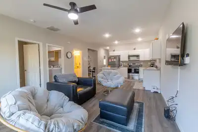 Image de 3br Furnished Near McConnell Afb & Spirit Fast Wi‑Fi & Parking