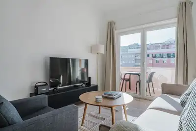 Image de Blueground | Alvalade, Ac & balcony, nr museum