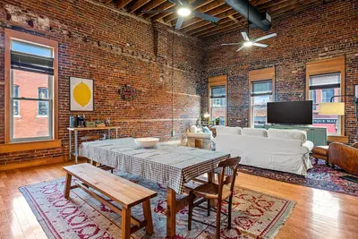 Image de Historic 2-bedroom loft in charming downtown Stillwater right on Main St.