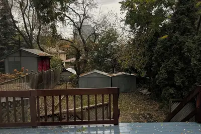 Image de Explore our Cozy Home. 3-minute walk to the bus stop. 20-minute drive downtown!