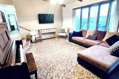 Image de Authentic Spearfish Home 1 Block from Black Hills State-- Sleeps 8