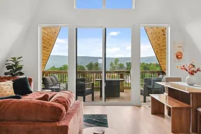 Image de Sunset Peak|Stunning Bohemian Cabin|Bluff Mtn View