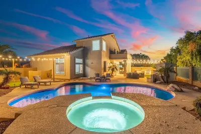 Image de Golf Course Retreat: Pool, Spa, Ev Charger, Games for Families/Friends