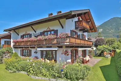 Image de Appartement 'Nr 1 Wetterstein' avec vue sur les montagnes, balcon et Wi-Fi