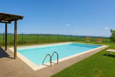 Image de Belle maison de vacances privée avec Wifi, piscine privée, Tv, véranda, près de Sienne