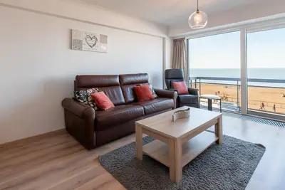 Image de Appartement Ă Ostende avec vue directe sur la mer