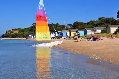 Image de Two minutes walk to White Cliffs Foreshore beach