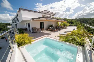 Image de Penthouse with Private Jacuzzi, Bbq, Kitchen & Daily Cleaning\"