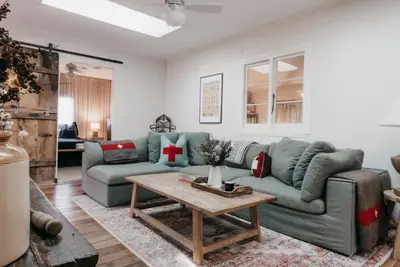 Image de Lola Cottage - Your Charming Retreat in the Heart of Adaminaby