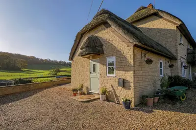 Image de Clarendon  Annex, pet friendly, with pool in Teffont