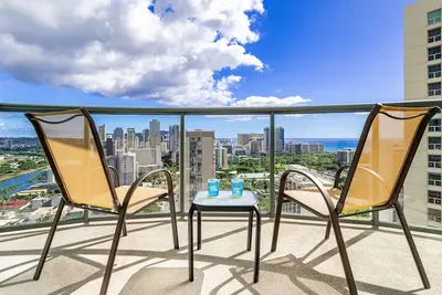 Image de Luxury suite overlooking Waikiki skyline with Ocean View, Free Parking!