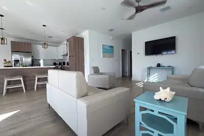 Image de El Tesoro Ii  a Beautiful 3 Bedroom 2 Bath Marathon Home w/ Private Pool & Dock