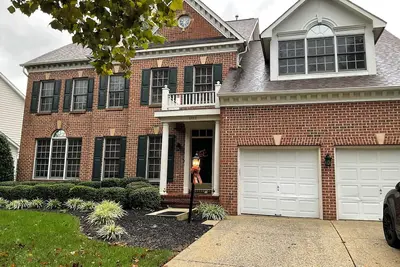 Image de Spacious well decorated 2-bdrm private Lower Level apartment in enjoyable Bowie