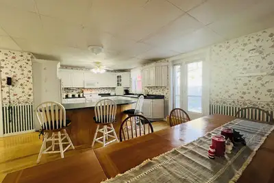 Image de Large 3br\/2ba, Best Nh Skiing\/SkiDoo, Main St, Berlin, Huge Dining Area, 68\" Tv