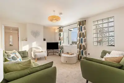 Image de Gorse Cottage - Sea Views, Village Centre