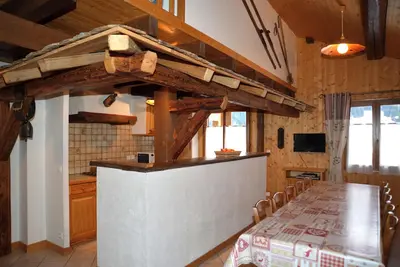 Image de Gîte dans une ferme traditionnelle. \nTerrasse avec piscine. \nAnimaux  acceptés