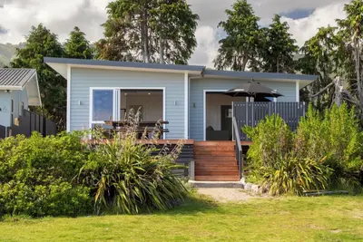 Image de Sea-esta - Pohara Beachfront Holiday Home