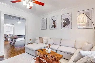 Image de Upscale Historic Home | Dt, R&R HoF, Beach, Arenas