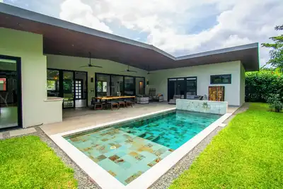 Image de Hollywood House, walk 2 beach, 4 bdrs!