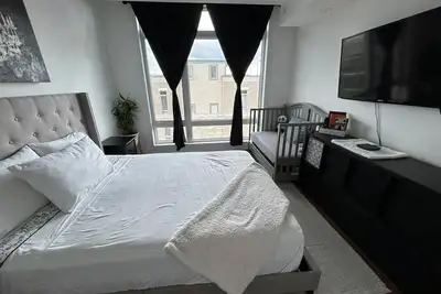 Image de Warm Comfort Home, away from Home! \n. . only minutes away from the downtown