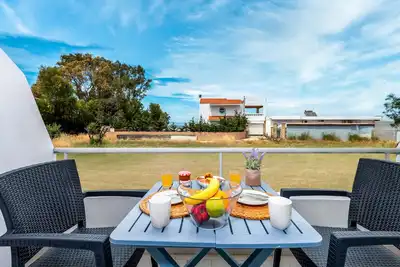 Image de Studio 'Sea Front In Ixia' avec jardin privé, Wi-Fi et climatisation