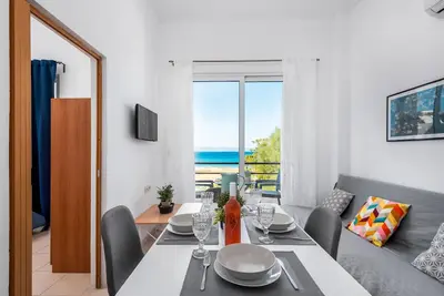 Image de Appartement 'Sea Ixia Ialisos' avec jardin privé, Wi-Fi et climatisation