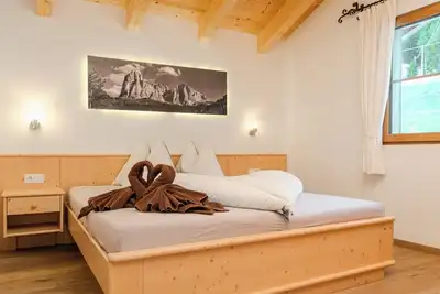 Image de Appartement \"Dolomiten\" avec vue sur les montagnes, jardin partagé et Wi-Fi