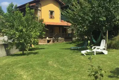 Image de Maison de campagne \"Los Avellanos Casa 3\" avec vue sur montagne, terrasse privée et jardin privé