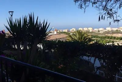 Appartement 'Biznaga' avec vue sur la mer, Wi-Fi et climatisation
