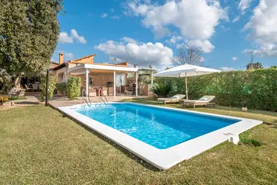 Appartement 'Alegre' avec vue sur les montagnes, Wi-Fi et climatisation