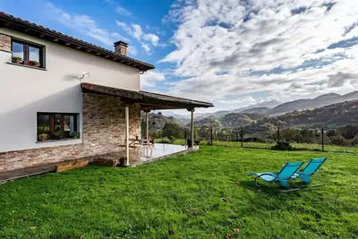Image de Maison de campagne \"La Tachuela\" avec vue sur les montagnes, jardin privé et Wi-Fi