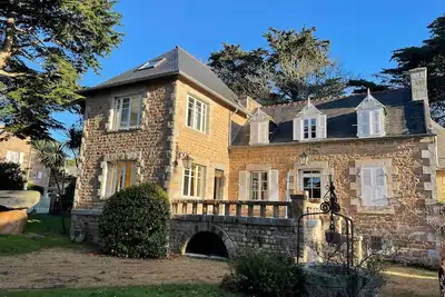 Image de Villa 'Belle À 80m Des Plages' avec terrasse privée, jardin privé et Wi-Fi