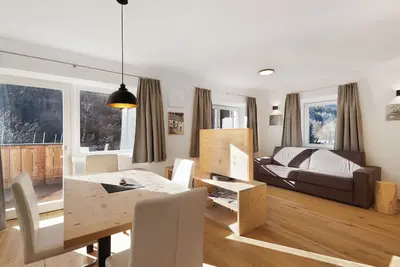 Image de Appartement \"Regina Sexten\" avec vue sur les montagnes, terrasse privée et Wi-Fi