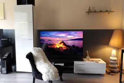 Image de Appartement 'Location T5 Cluses' avec vue sur la montagne, balcon et Wi-Fi