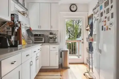 Craftsman Bungalow in Historic District 30+ Days