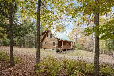 Image de Luigi's Lodge - Cozy Log Cabin Near Franconia Notch - White Mountains Retreat