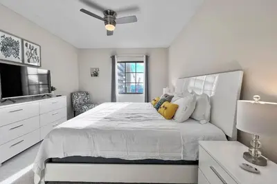 Image de Ocean View Luxury Condo in Waikiki, /w Parking!