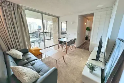 Image de Renovated Modern Pad  in Central Waikiki /w Parkng