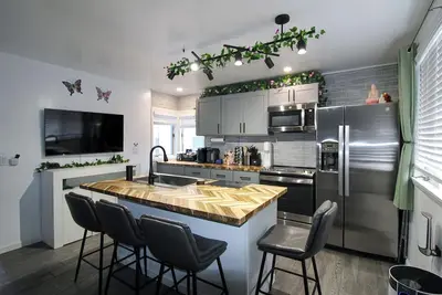 Image de The Wilderness Retreat; Near Cp & Sf; W/D; Pet Ok