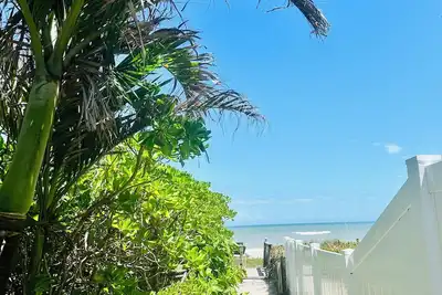 Image de Steps to the Sand • Private Beach Access & Bbq Grill