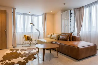 Image de Designer 2br apt w/WiFi, record player, game console in Cbd Bangkok