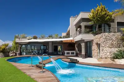Image de Villa avec accès direct à la mer