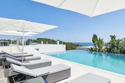 Image de Villa élégante près de la ville d'Ibiza