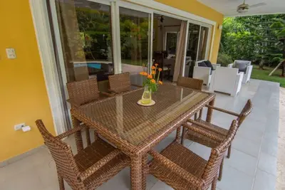 2bd 2bt villa, pool/internet/Tv/garden/Ac