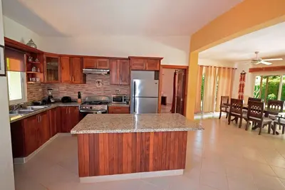 Villa with pool and free bus to Sosua and Cabarete beaches and shops/clubs
