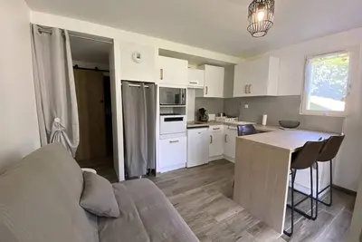 Image de Appartement rénové avec terrasse et parking à Cauterets