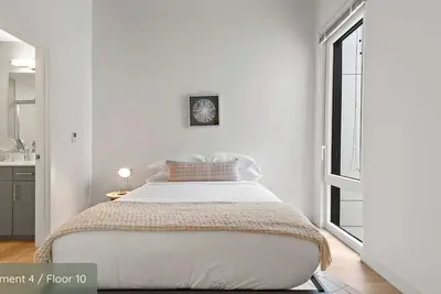 Image de Ideal Lincoln Park Getaway for Large Groups